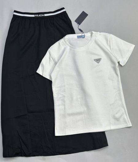 ترنج PRADA مع تنورة
