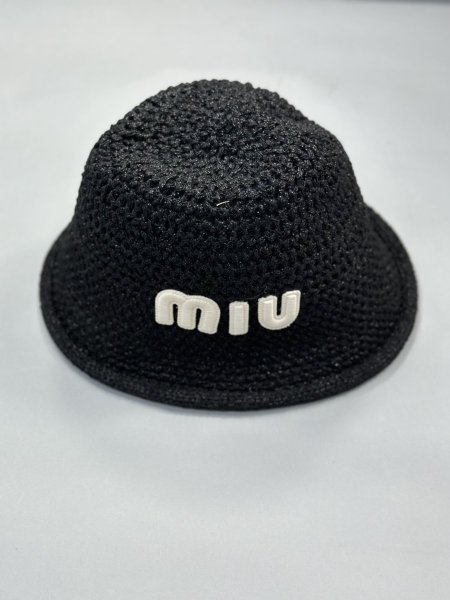 طاقية MIU MIU