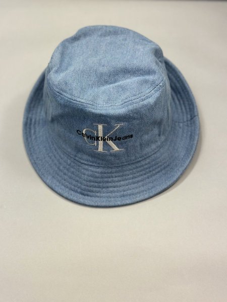 طاقية calvin klein