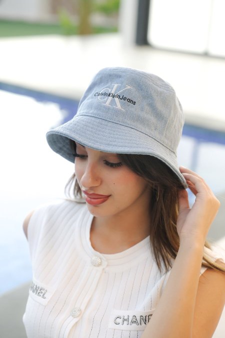 طاقية calvin klein